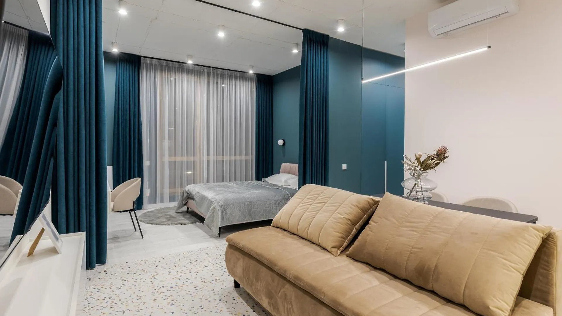 Forum Apartments 리비프
