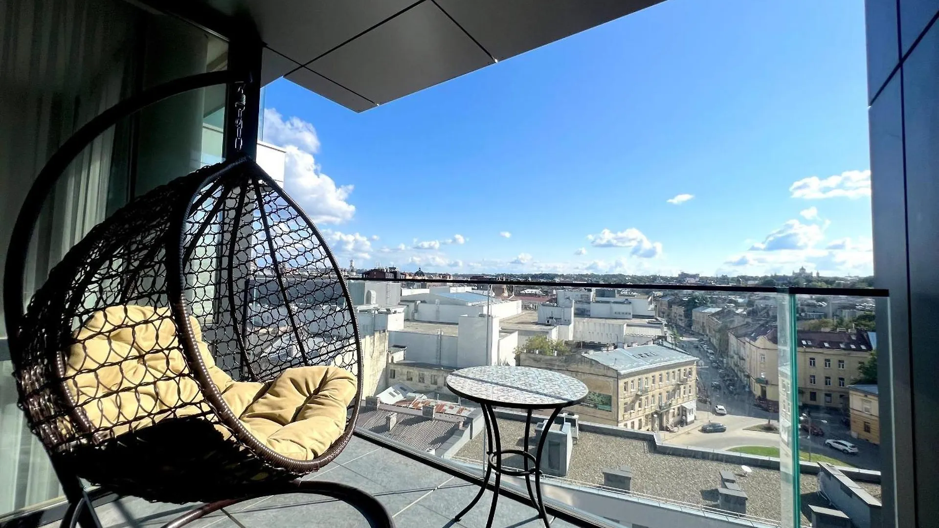 Forum Apartments 리비프