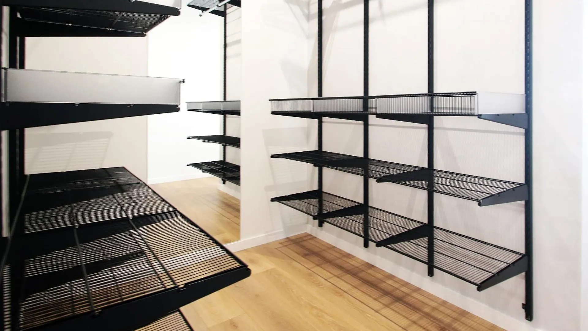 Forum Apartments 리비프